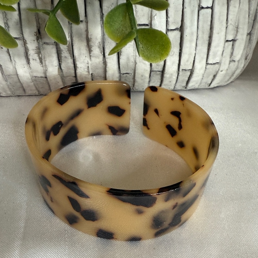 Resin Marbled Beige and Black Pattern Open-Cuff Bracelet - NWOT